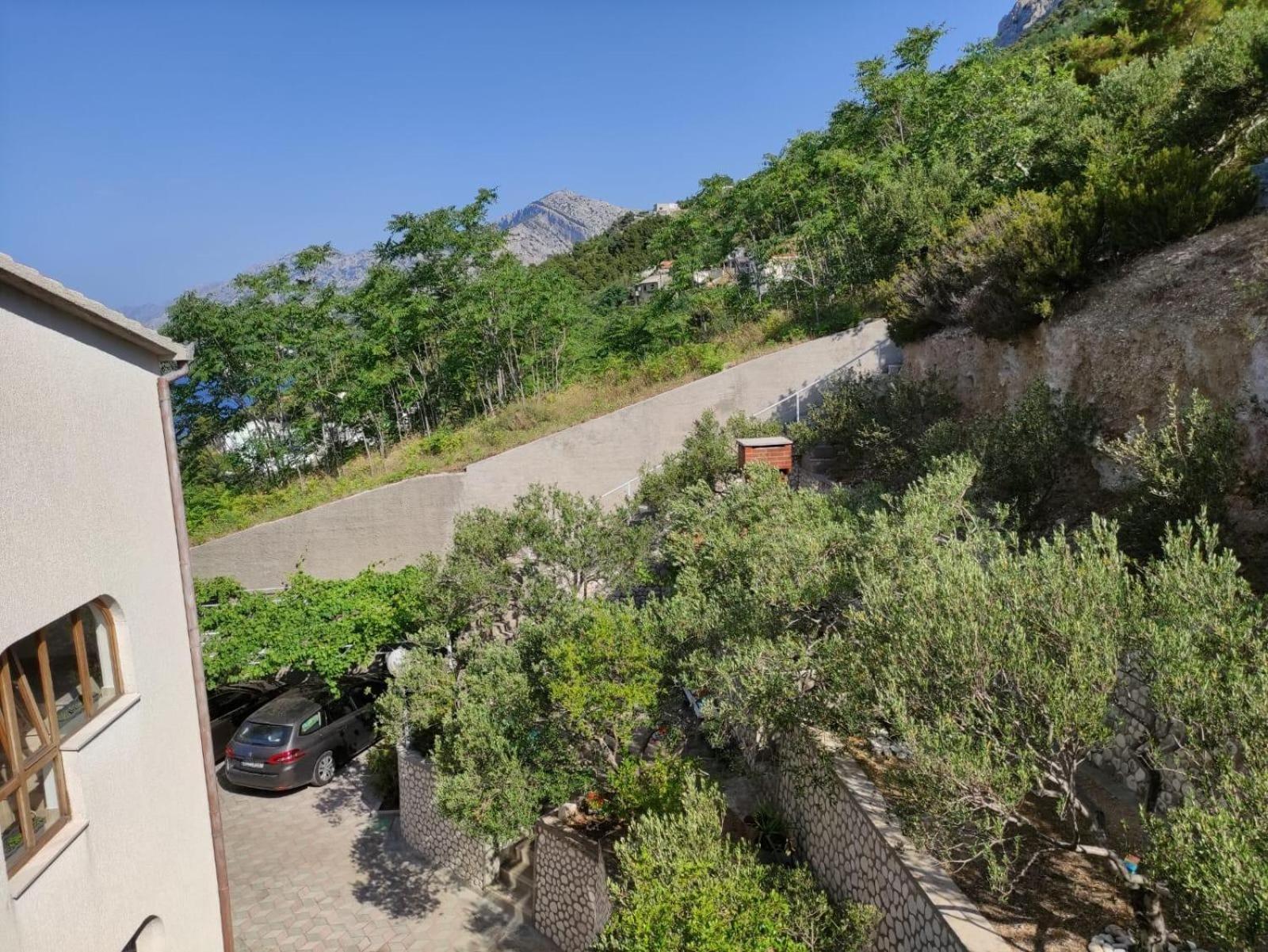 Apartments With A Parking Space Brela, Makarska - 18495 Eksteriør bilde
